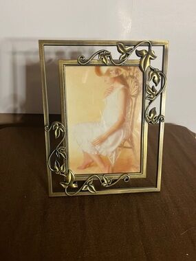 Sonoma solid brass picture frame floral 5x7 patina